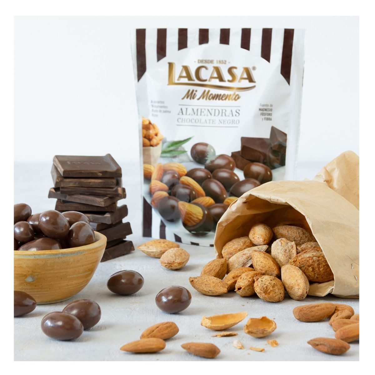 Lacasa My Moment Almond Dark Chocolate, 125g - Image 2