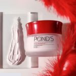 Ponds Age Miracle Day and Night Cream, 2 x 50g - Image 2